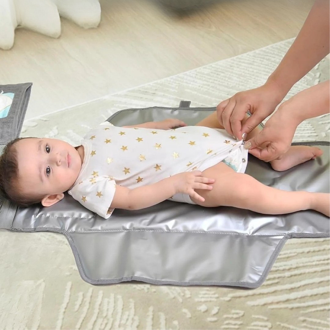 PACKMATE – Tragbare Wickelunterlage mit Tasche
